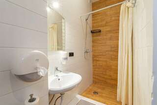 Гостиница Мартон ВДНХ Москва Небольшой двухместный номер с 2 отдельными кроватями-5